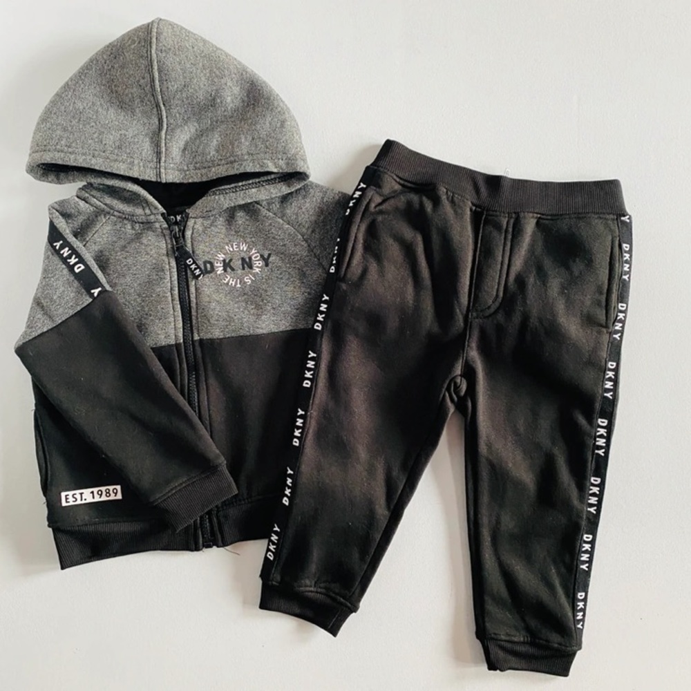 DKNY Sweatshirt & Joggers Set